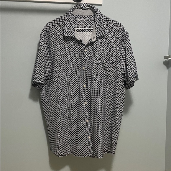 Tailor Vintage Other - Tailor Vintage Black and White Geometric Shirt